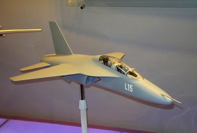 我國新教練機首飛成功