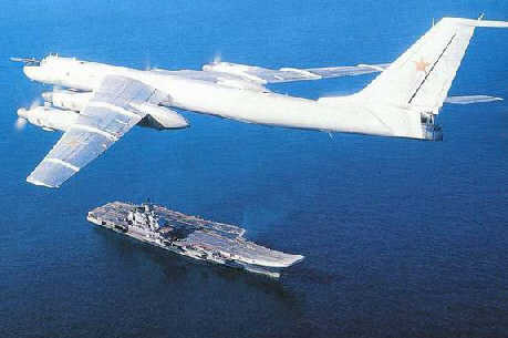 俄空軍演習(xí)亮看家本領(lǐng)