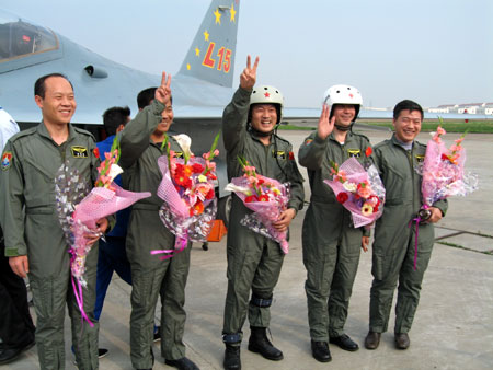 我教練機(jī)“獵鷹”亮相