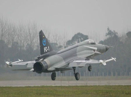 “梟龍04”月底首飛