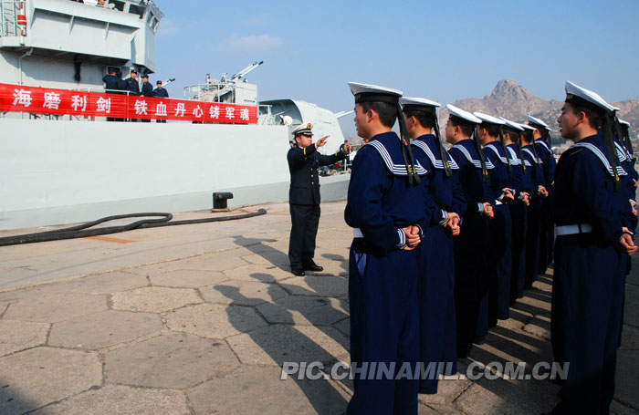 軍網披露我戰艦完成南沙戰備值班任務歸來