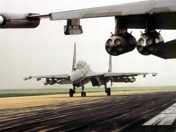 中國空軍現役機型圖集