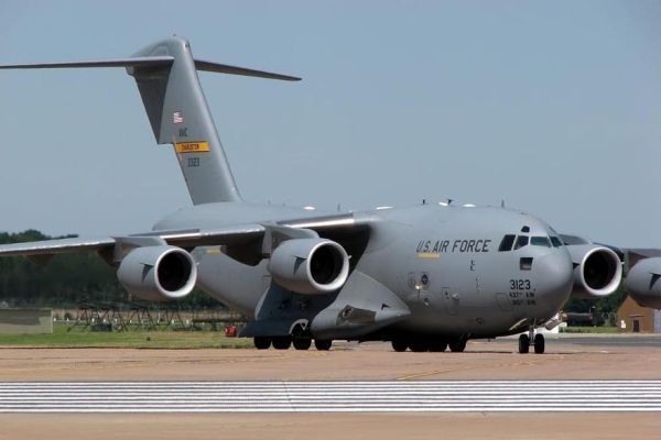 英空軍C-17運輸機