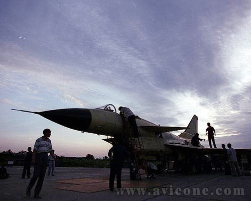 殲10戰機首次試飛的部分歷史照片對外公開