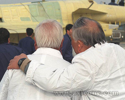 殲10戰機首次試飛的部分歷史照片對外公開