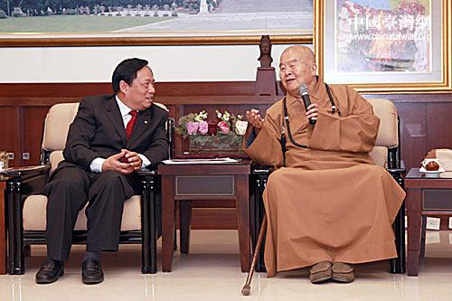 全國臺聯(lián)會長梁國揚參訪佛光山拜會星云法師