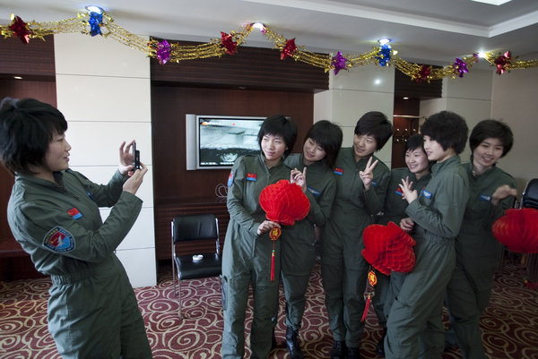 難得悠閑 殲擊機女飛行員的場下生活