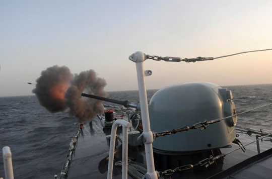 組圖：伊朗首艘國產戰艦在波斯灣開火演練
