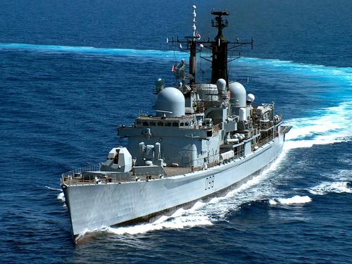 英國阿根廷軍艦在馬島水域對峙