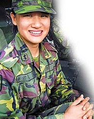 臺軍上尉女連長舌吻9名下屬親密照曝光