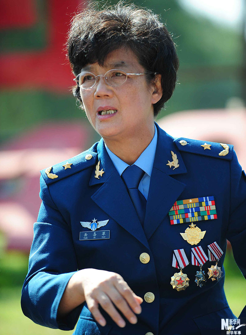 節(jié)日特輯：翱翔在藍(lán)天下的女殲擊機(jī)飛行員