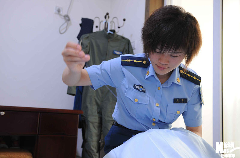 節日特輯：翱翔在藍天下的女殲擊機飛行員