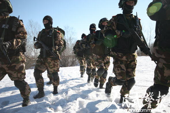 處突搶險爭先 武警鶴崗支隊被譽