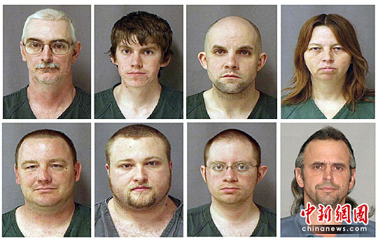 圖：美國(guó)動(dòng)用裝甲車逮捕極端組織成員