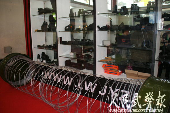 國際警用裝備博覽會：武警研發槍械受關注