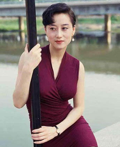 看嫁豪門女星如何瘋狂求子