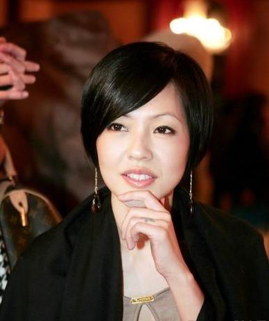 看嫁豪門女星如何瘋狂求子