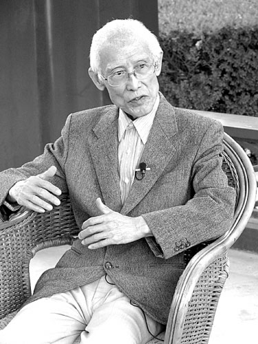 余光中:寫<鄉(xiāng)愁>用20分鐘 感情醞釀了20年(圖)