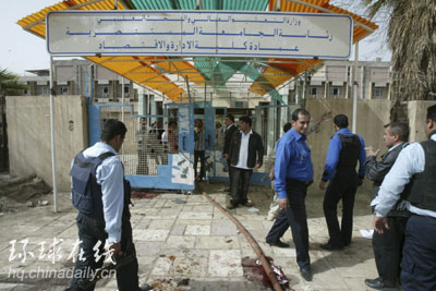 女人彈血洗巴格達校園