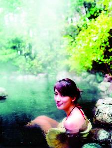 日本泡溫泉 身心不裸不行（圖）