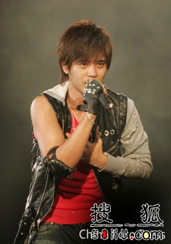 周杰倫巨星演唱會(huì)大跳街舞 眾好友齊助陣(圖)