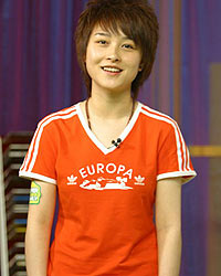 厲娜否認炒作 拿李宇春說事(圖)