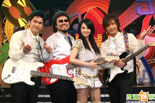 蔡依林婉拒金曲獎(jiǎng) 上節(jié)目表演劈腿滾球高難動(dòng)作(圖)