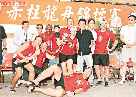 謝霆鋒否認與張柏芝復合 怕麻煩拒賀王菲(圖)