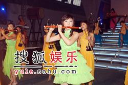 新女子組合叫板十二樂坊(圖)