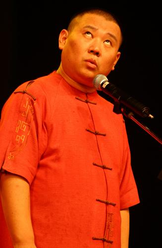 郭德綱與記者逗哏:綁票比說相聲有發展