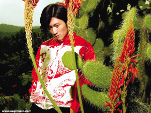 謝霆鋒出道十年再發(fā)新專輯 坦言自己不懂樂壇