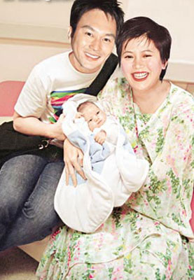 袁詠儀剖腹產7斤男嬰堅持喂母乳