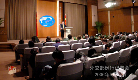 4月27日外交部發(fā)言人秦剛答記者問(wèn)