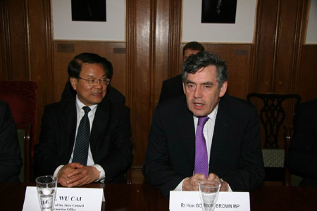 英國(guó)財(cái)政大臣布朗會(huì)見蔡武