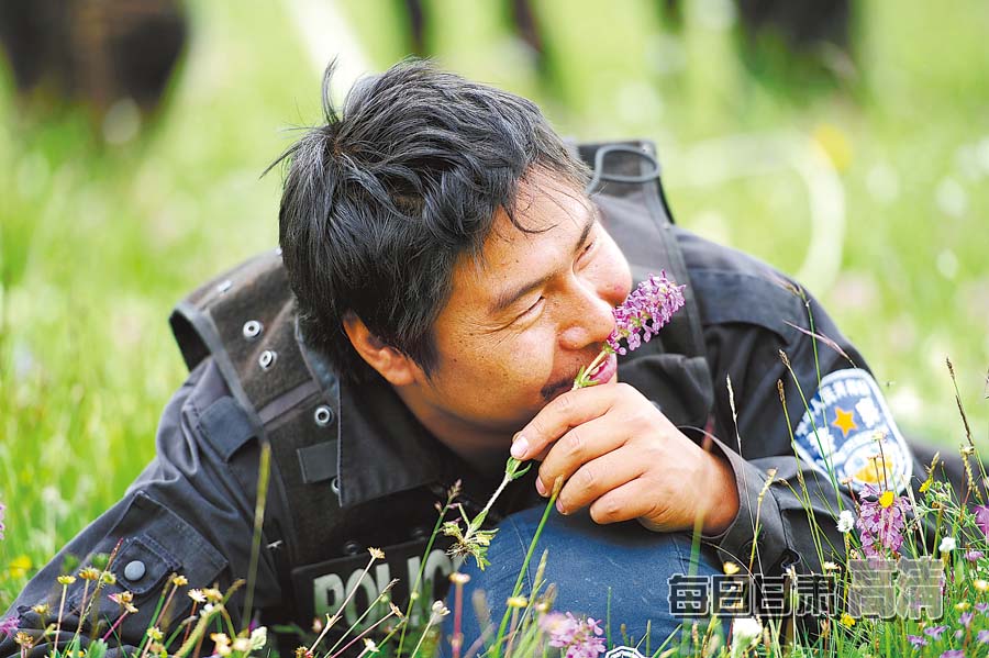 走近甘肅第一支草原騎警大隊(duì)(組圖)