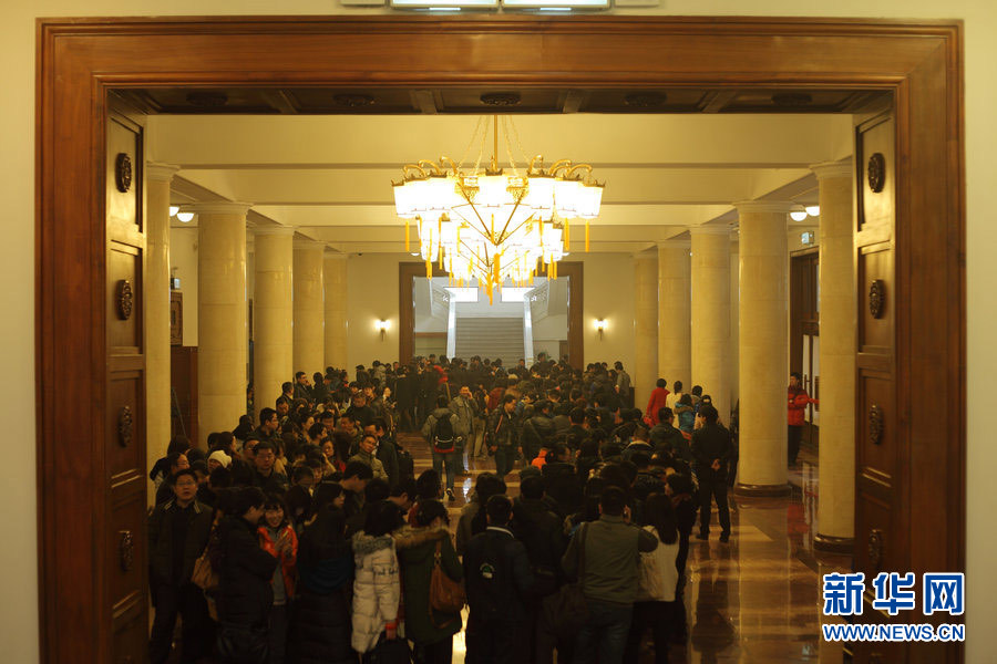 【兩會預熱】 眾媒體簽注熙熙攘攘