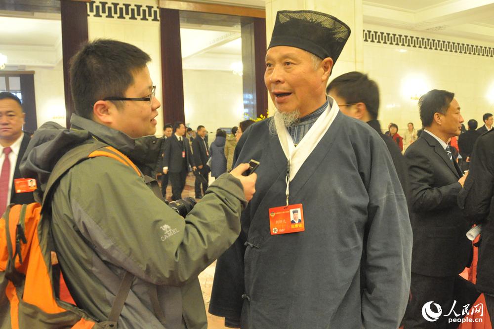 “兩會”少數民族和宗教界委員受追捧