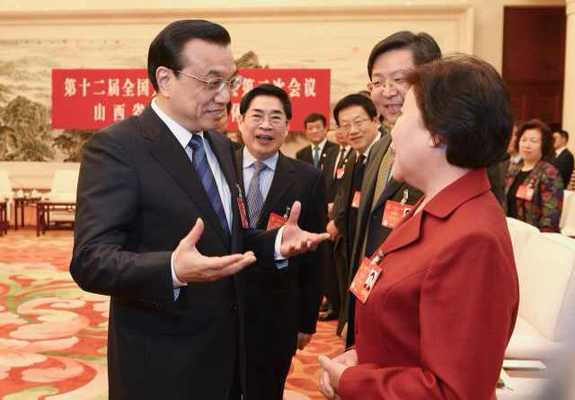 李克強(qiáng)現(xiàn)場(chǎng)吟誦晉祠對(duì)聯(lián)：讓人民共享改革成果