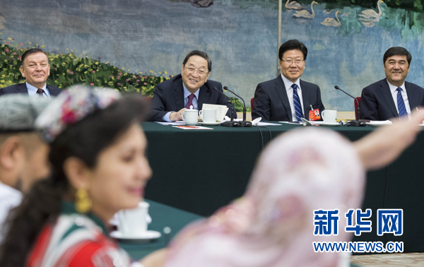 俞正聲參加新疆代表團審議