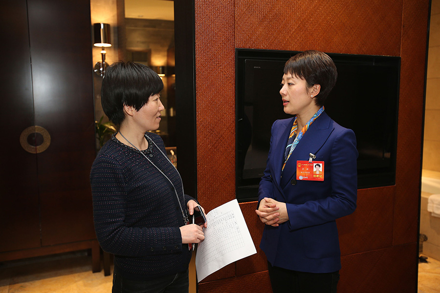 圖片故事：主播當(dāng)代表