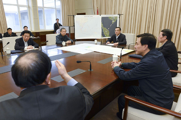 李克強在國務院應急指揮中心與中方搜救船長通話