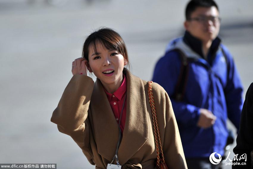 2014兩會(huì)花絮：兩會(huì)會(huì)場(chǎng)上的美女記者