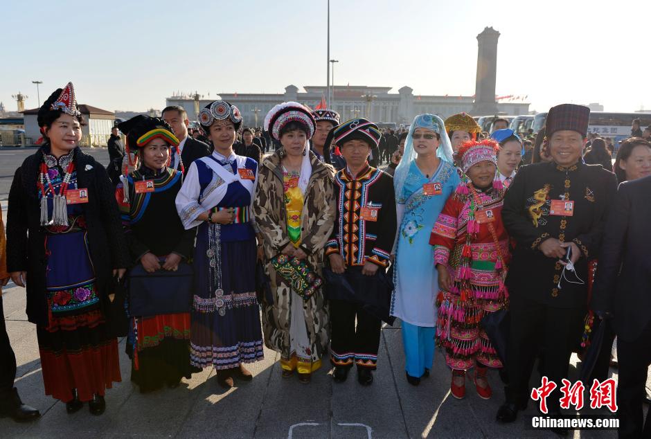 2014兩會：少數(shù)民族代表委員的特色帽飾