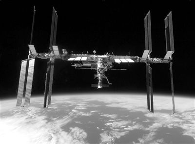國(guó)際空間站已滿員 俄羅斯稱有錢(qián)難買(mǎi)“太空游”