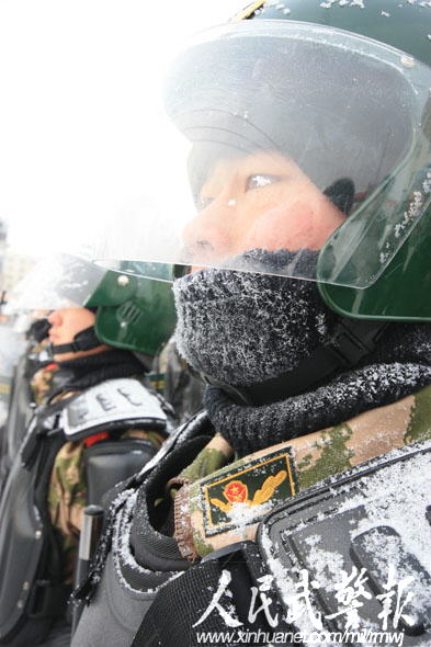 處突搶險(xiǎn)爭(zhēng)先 武警鶴崗支隊(duì)被譽(yù)