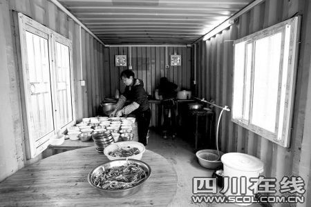 租一天6元 集裝箱“蝸居”受熱捧(組圖)