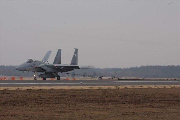日本F-15J用攔阻鉤練短距著陸