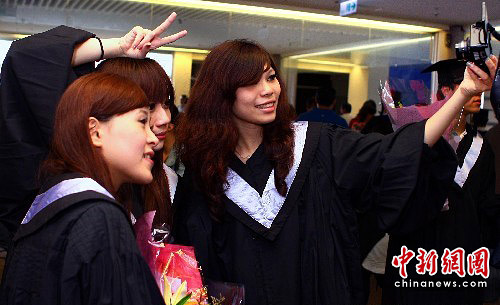 圖：臺(tái)灣大學(xué)生進(jìn)入畢業(yè)季節(jié)