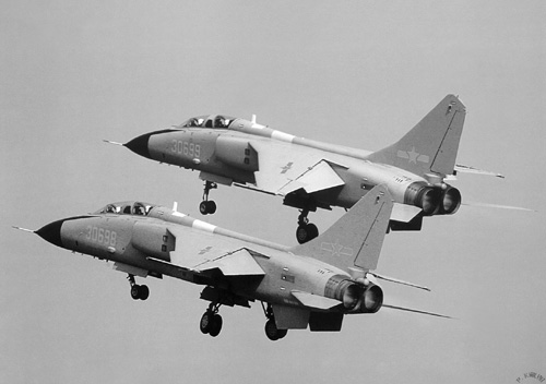 美媒夸大中國空軍實力:先進戰機部隊堪比美日
