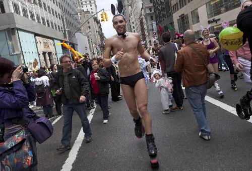 西方各國慶祝復活節 祈禱游行相得益彰畫卷多彩